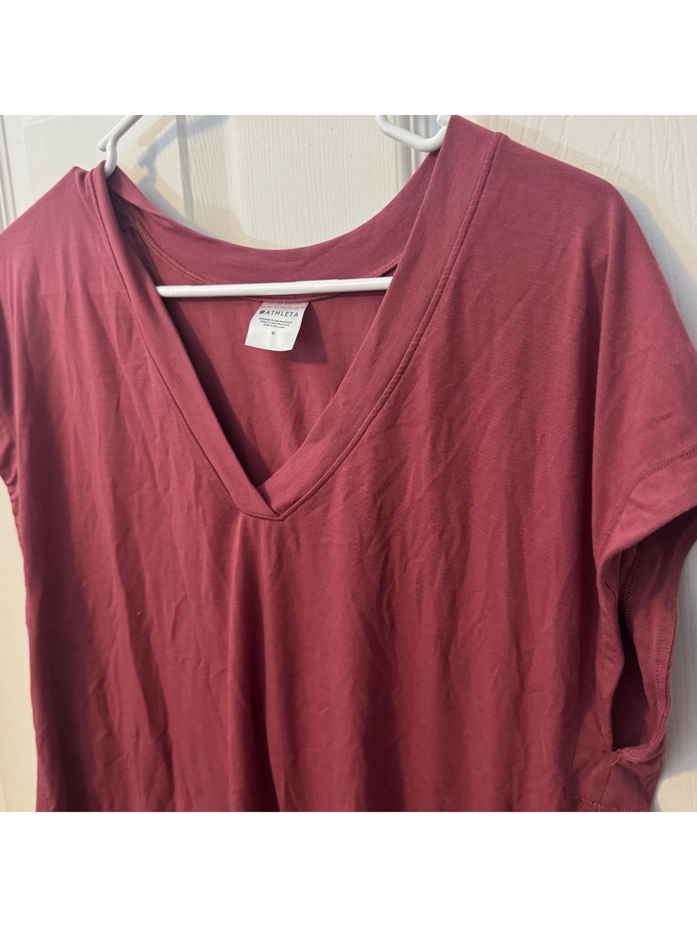 Athleta Women's Medium Mauve V-Neck Short Sleeve Top